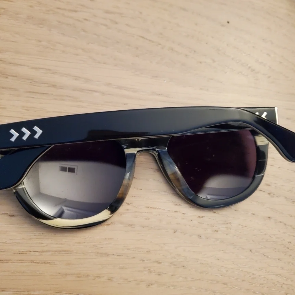 Stella and Dot Hello Sunshine Sunglasses